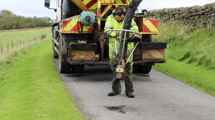 D&G COUNCIL SPENDS OVER £300,000 TO FIX 6,600 POTHOLES